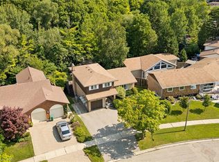 8 Perin Pl, Kitchener, ON N2P 1L5