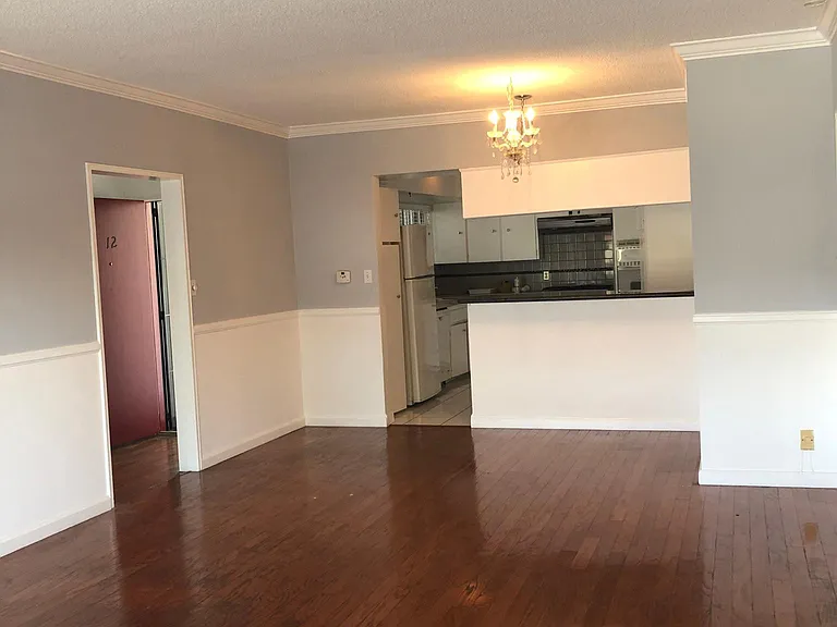 1114 N Harper Ave #12 — Photo 5