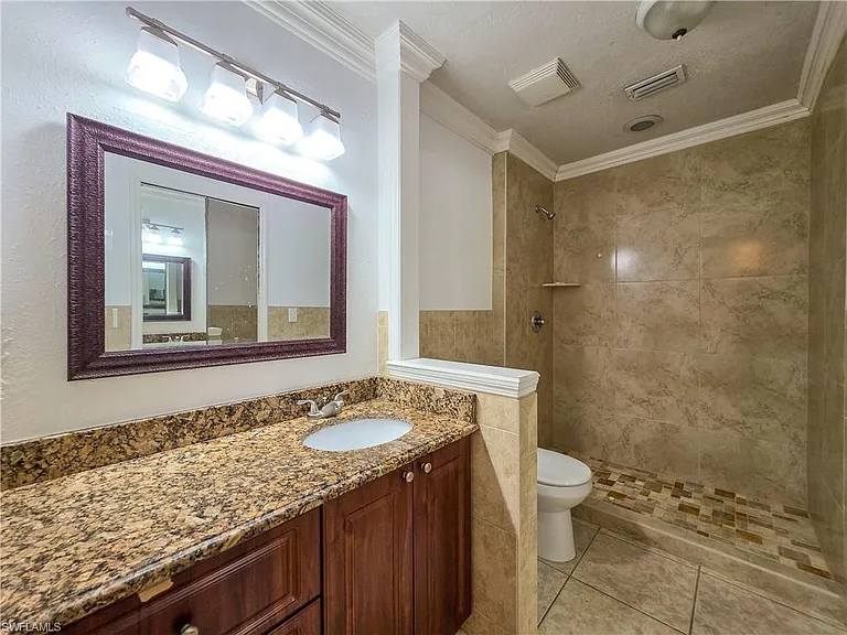 3407 Winkler Ave #304 — Photo 9