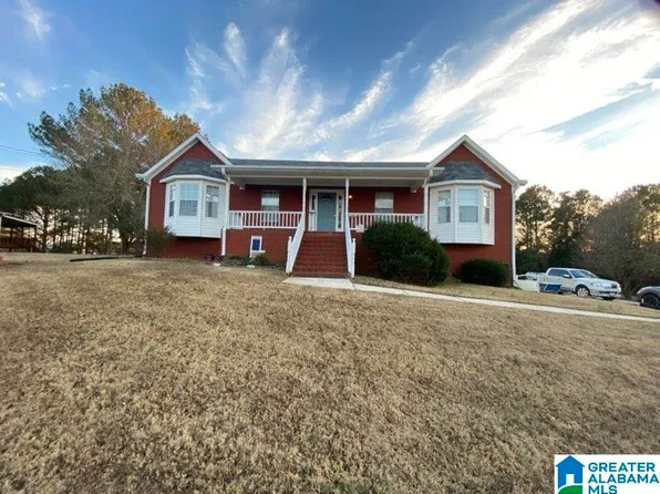 400 Panoramic Cir, Warrior, AL 35180