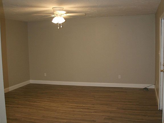 3rd image of 3217 Nekoma Ln APT A