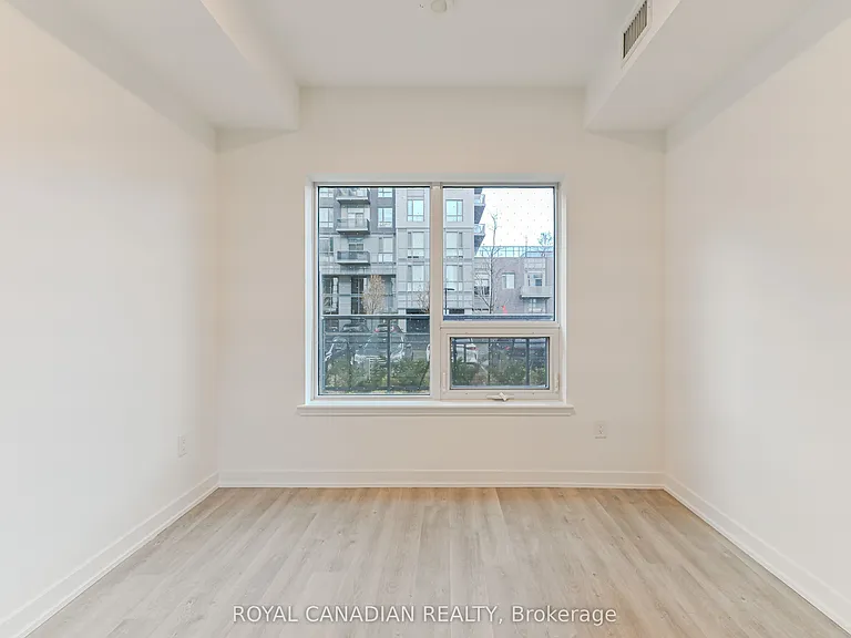 5105 Hurontario St #104 — Photo 22
