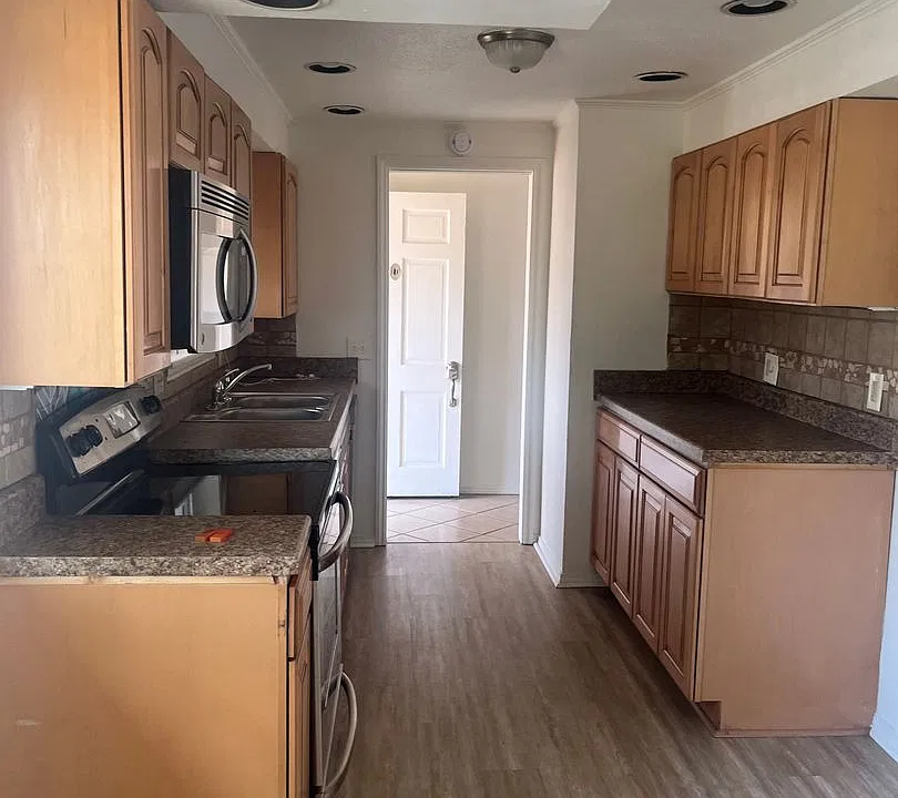 1931 Arapaho Dr