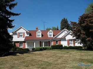 141 Eagle Point Rd, Rossford, OH 43460