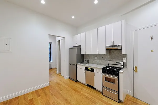 Rented by Aether Property Group | media 10