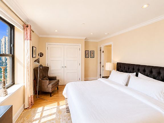 3rd image of 160 Central Park S #2915