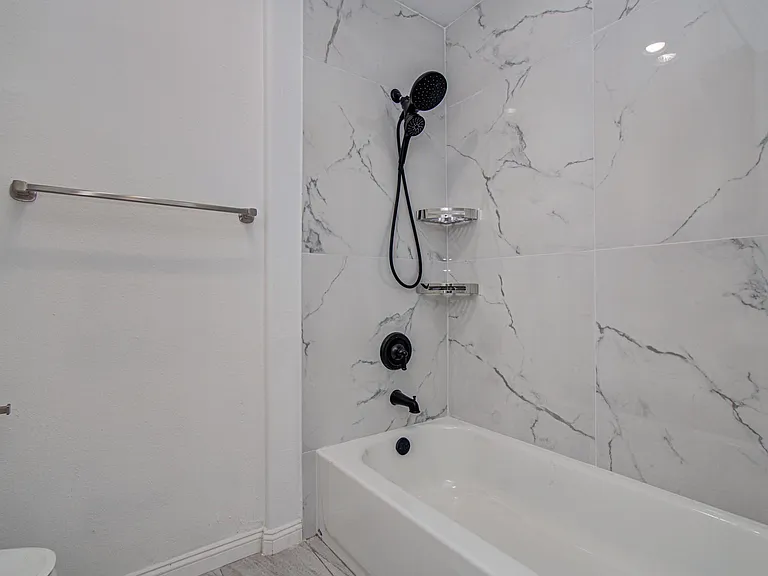 8820 Bissonnet St — Photo 16