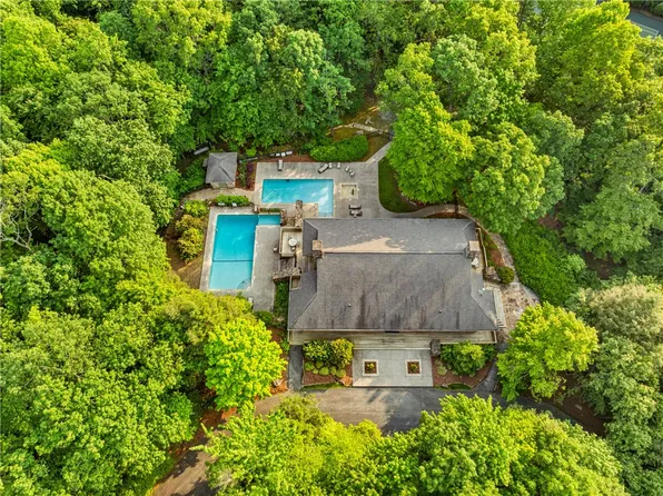 14 Woodbine Dr, Cleveland, SC 29635