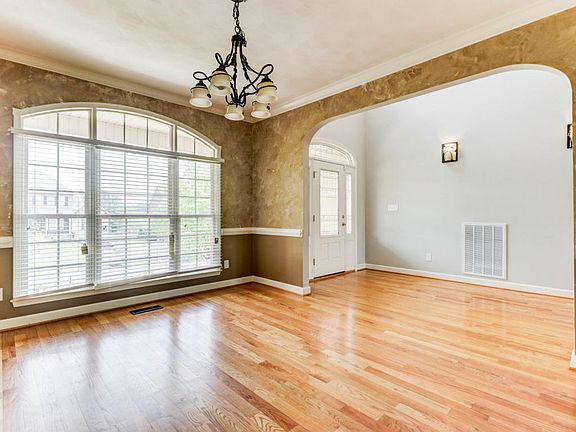 4th image of 41 Ashby Dr