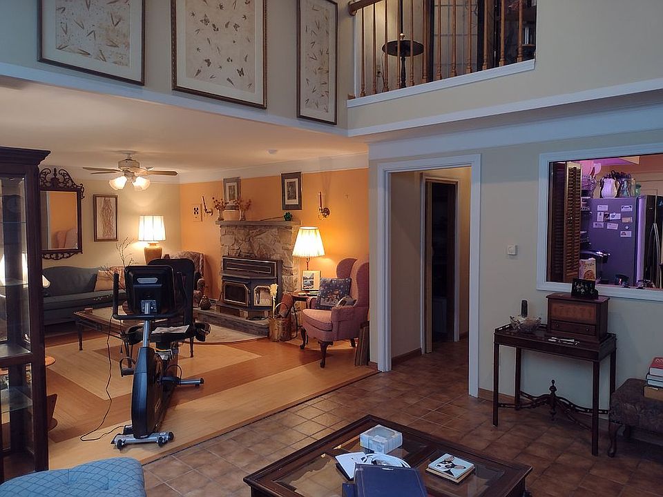 Family Rm/ Living Rm