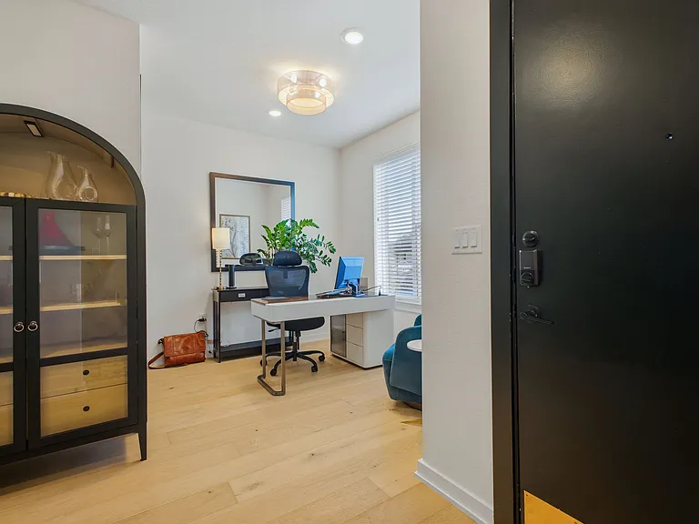 719 E Locust St #4107 — Photo 8