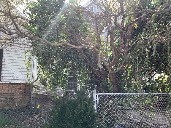 3rd image of 1606 Ewing Ave