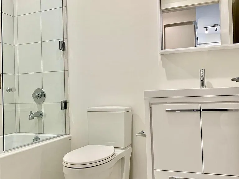 212 King William St #1116 — Photo 6