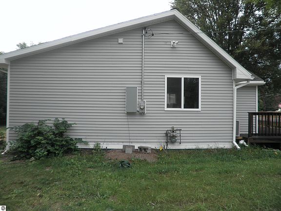 2nd image of 2884 N Main St