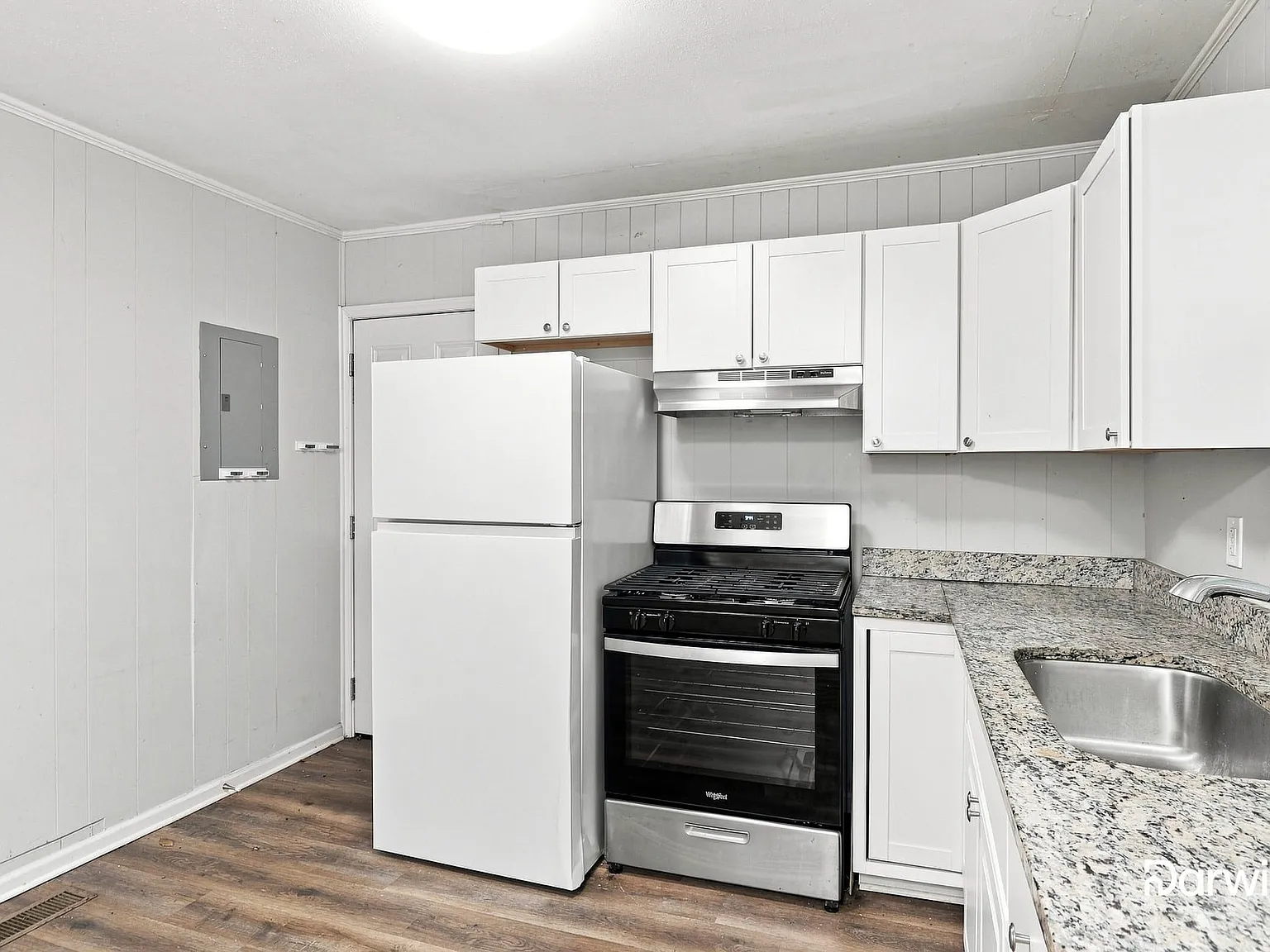 3 bed, 1.0 bath, 941 sqft, $1,365 — Photo 4