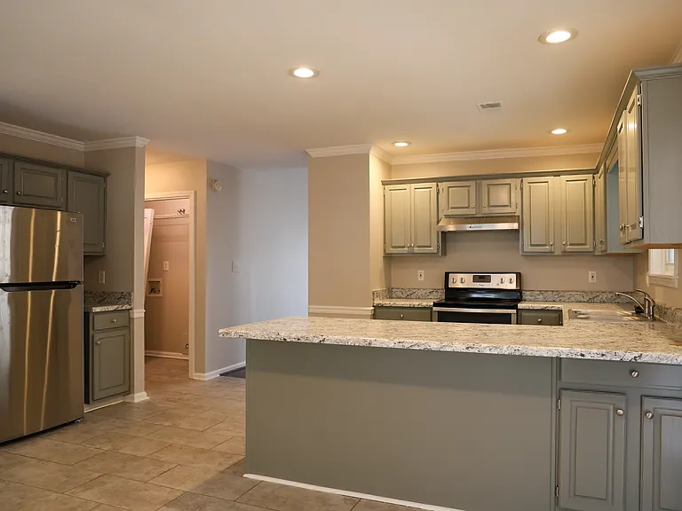 172 Brookhollow Dr — Photo 3