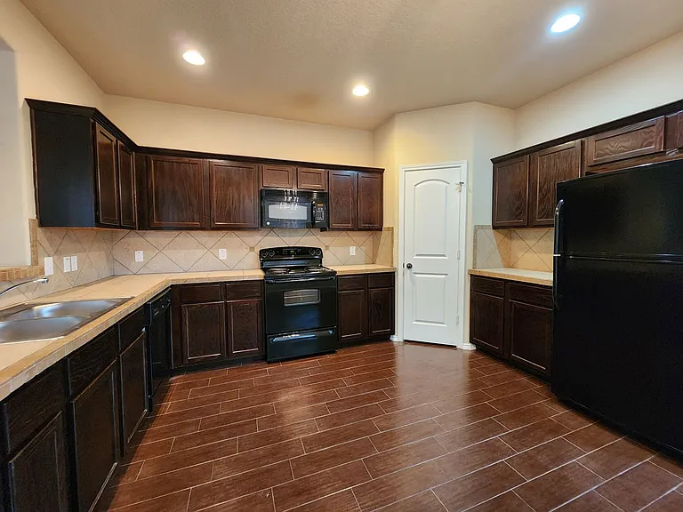 1028 Brown Rock Dr — Photo 17
