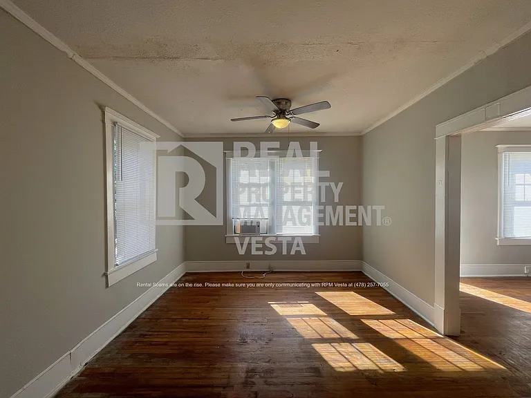 2389 Beech Ave — Photo 4