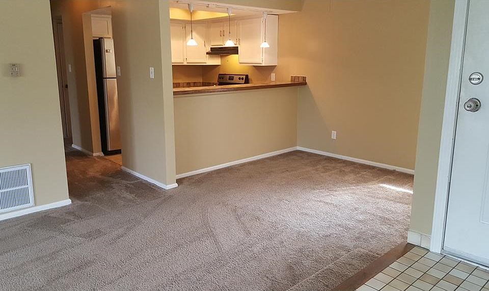 2nd image of 2991 Horseshoe Bend Dr APT C
