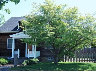 15 E Pattagansett Rd, Niantic, CT 06357