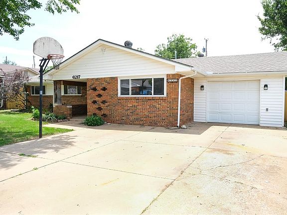 3rd image of 621 Reeves Ct