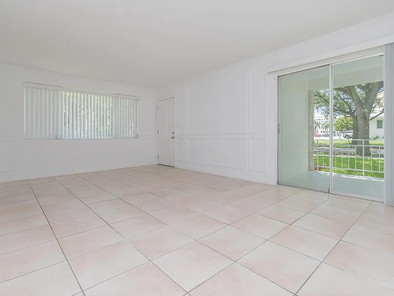 3912 Ponce De Leon Blvd — Photo 19