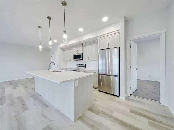 220 S Seton Grv SE #2412, Calgary, AB T3M 3T1