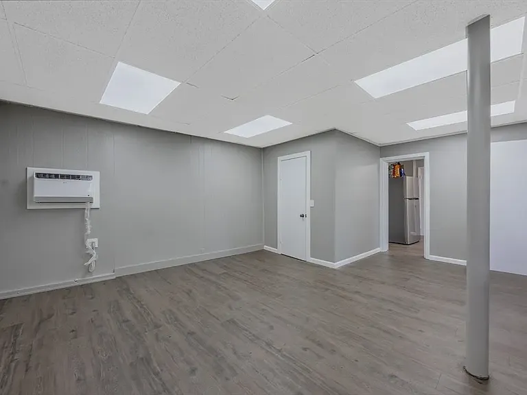 318 Newton St #1 — Photo 10