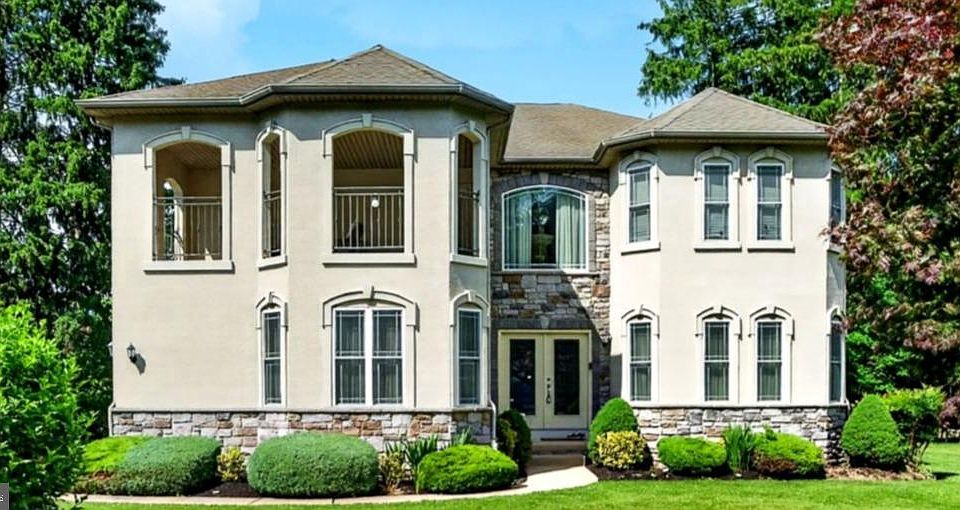 1st image of 261 Pheasant Dr