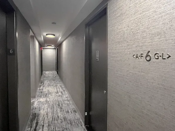 153 East 57th Street image 7 of 8