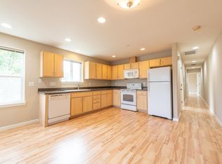 11856 SE Pine St, Portland, OR 97216