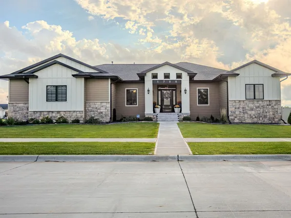 1706 Starr Ave, Norfolk, NE 68701