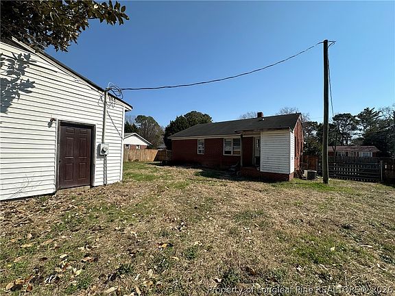 3rd image of 1110 Martindale Dr