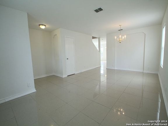 5th image of 16518 Amberly Ct
