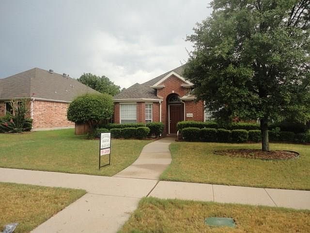 1st image of 2408 Ravenhurst Dr