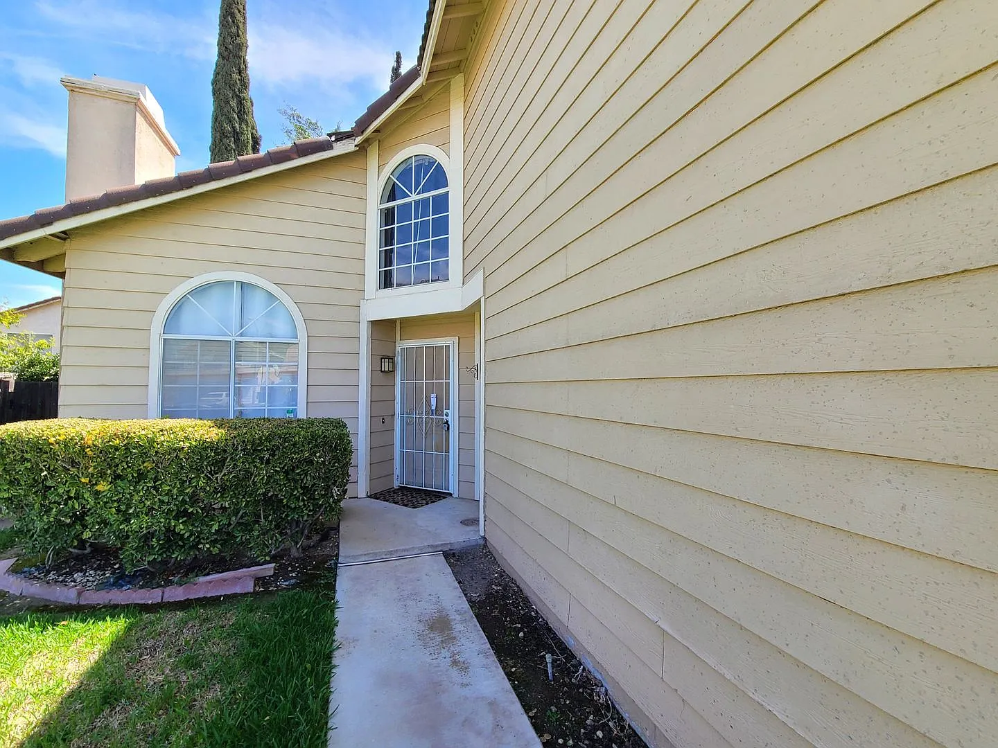 Lovely, Spacious 4-Bedroom Home in San Bernardino! — Photo 2