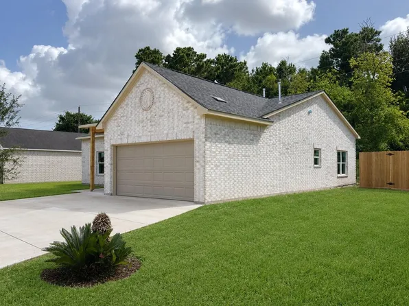 8715 Victoria Forest Dr, Houston, TX 77088