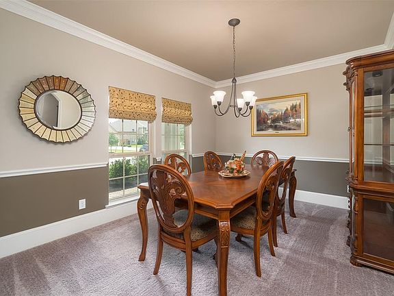 4th image of 2721 La Spezia Ln