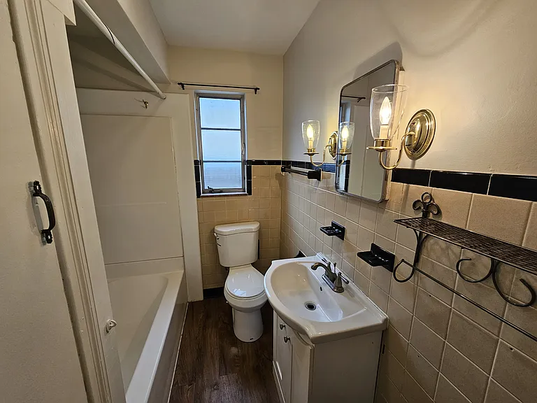 385 Laura St #1 — Photo 7