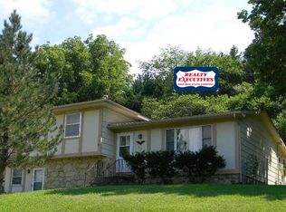 115 E Oak Valley Dr, Manhattan, KS 66502