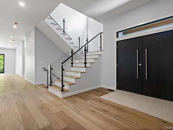 5th image of 41 Mead Road