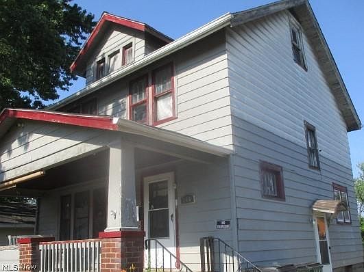 4th image of 146 Fairlawn Ave