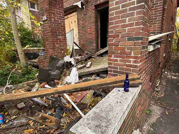 3254 W Euclid