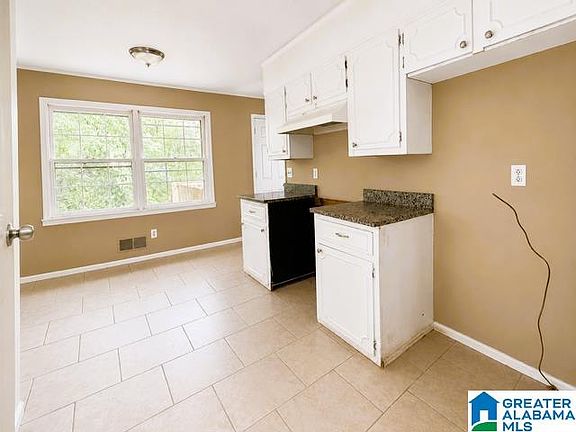 4th image of 1444 Highland Dr
