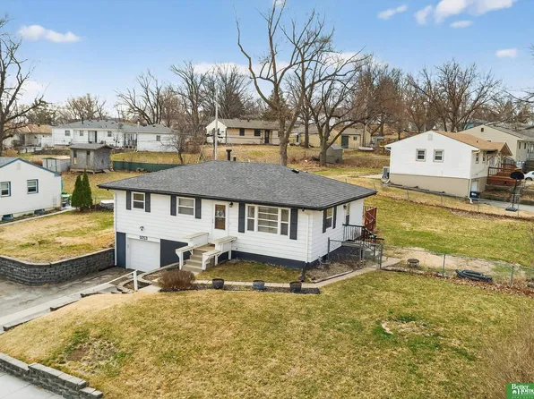 9253 Tomahawk Blvd, Omaha, NE 68134