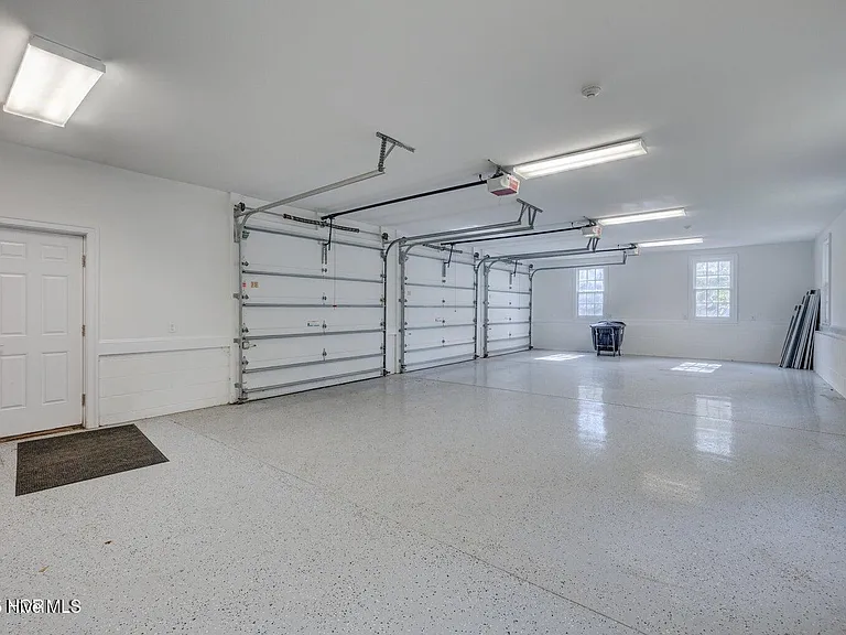 140 River Woods Dr — Photo 24