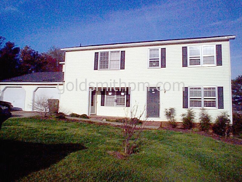 1st image of 211 Wexford Dr