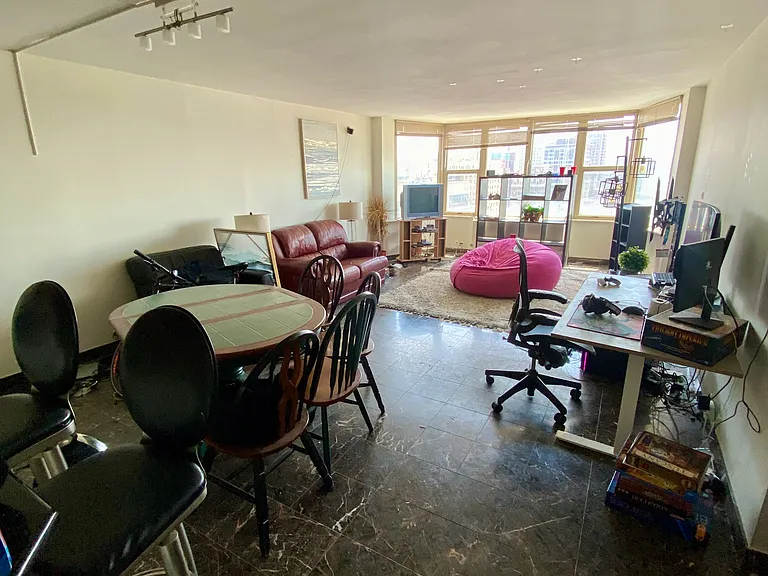 525 W Hawthorne Pl #2105 — Photo 4