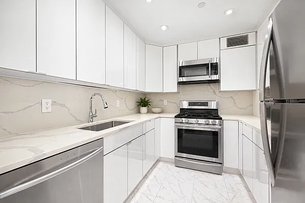 Kitchen, photo 1