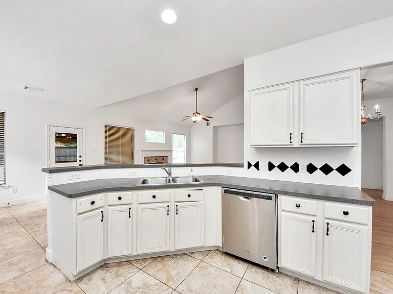 13515 Scarab Dr — Photo 19